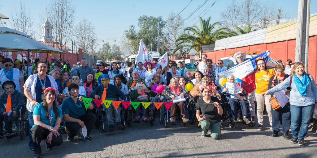Actividad marcha mayor junto a Fundación Las Rosas y Reale Seguros